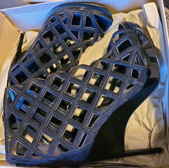 Authentic Burberry Black Velour Edenside Platform Ankle Boot - Picture 5 of 9